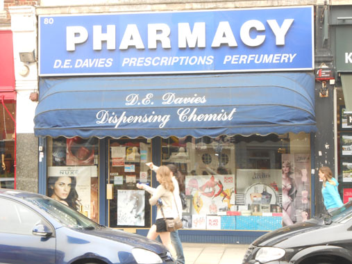 D E Davies Pharmacy